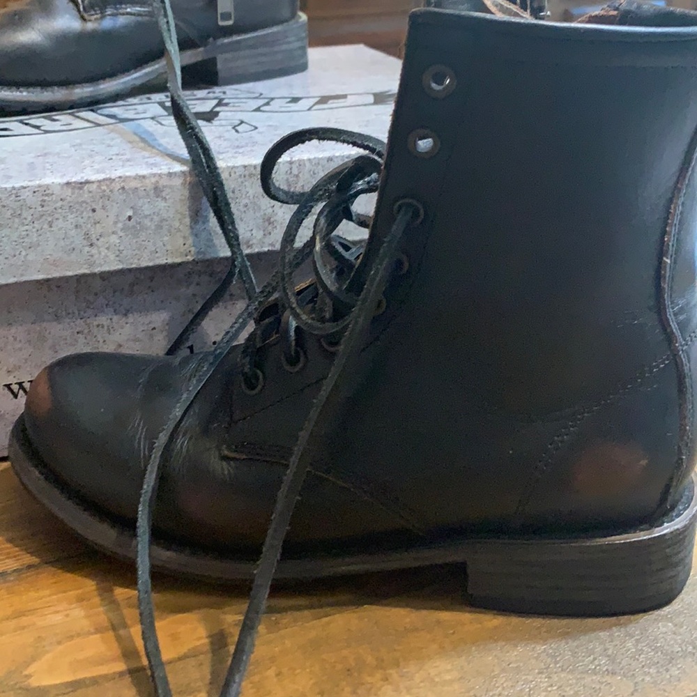 FREEBIRD by STEVEN Manchester Boots - Combat